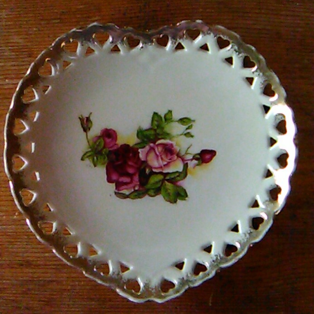 ❤️HP❤️  Vintage heart plate